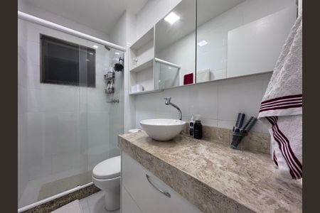 Apartamento à venda com 87m², 2 quartos e 2 vagasSuíte - Banheiro