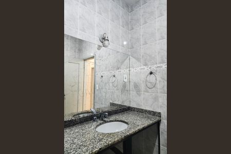 Casa de condomínio para alugar com 115m², 3 quartos e 2 vagasBanheiro Social 