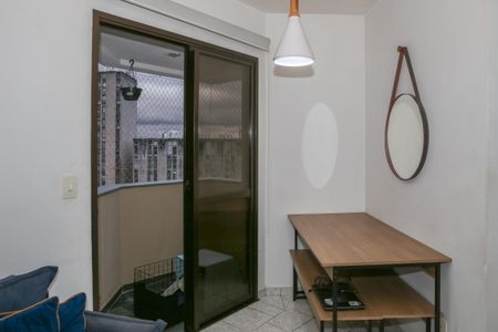 Apartamento à venda com 57m², 2 quartos e 1 vaga Apartamento à venda com 57m², 2 quartos e 1 vagaSala