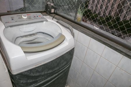 Apartamento à venda com 57m², 2 quartos e 1 vaga Apartamento à venda com 57m², 2 quartos e 1 vagaCozinha e Área de Serviço