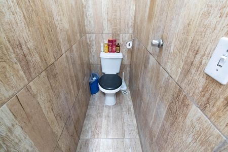 Casa para alugar com 30m², 1 quarto e 1 vaga Casa para alugar com 30m², 1 quarto e 1 vagaBanheiro