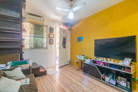 Casa de condomínio à venda com 49m², 2 quartos e 1 vaga Casa de condomínio à venda com 49m², 2 quartos e 1 vagaSala