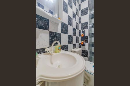 Casa de condomínio à venda com 49m², 2 quartos e 1 vaga Casa de condomínio à venda com 49m², 2 quartos e 1 vagaBanheiro