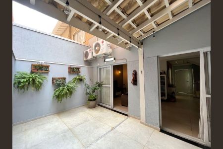 Casa de condomínio à venda com 95m², 3 quartos e 2 vagasÁrea externa