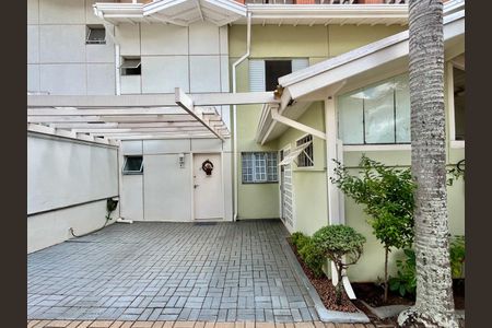 Casa de condomínio à venda com 95m², 3 quartos e 2 vagasFachada da casa