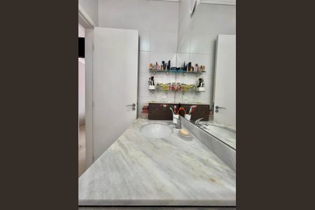 Casa de condomínio à venda com 95m², 3 quartos e 2 vagasBanheiro da Suíte 