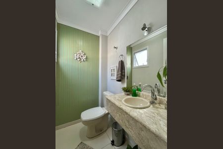 Casa de condomínio à venda com 95m², 3 quartos e 2 vagasLavabo