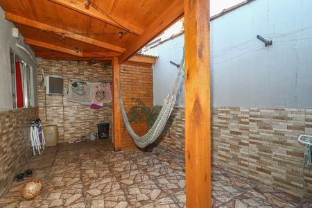 Casa à venda com 51m², 2 quartos e 1 vagaFundos