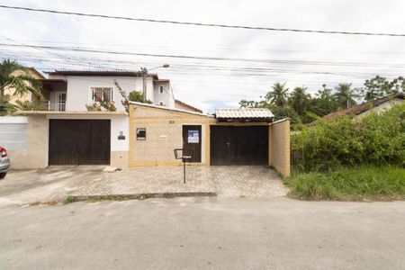 Casa para alugar com 30m², 2 quartos e 1 vaga Casa para alugar com 30m², 2 quartos e 1 vagaFachada