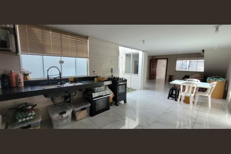 Casa para alugar com 180m², 2 quartos e 3 vagascozinha 