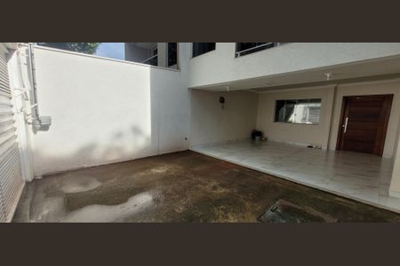 Casa para alugar com 180m², 2 quartos e 3 vagasgaragem 