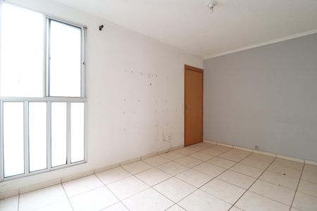 Sala de apartamento para alugar com 2 quartos, 40m² em Jardim Holanda, Uberlândia