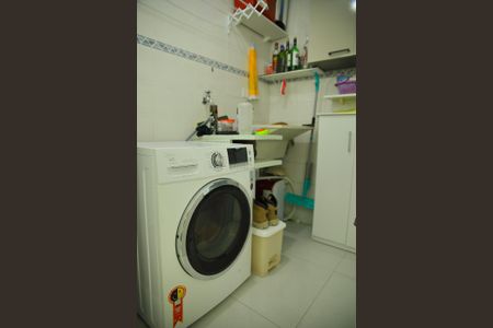 Apartamento à venda com 63m², 2 quartos e 1 vagaÁrea de Serviço