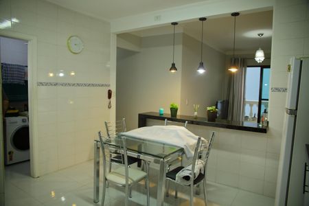 Apartamento à venda com 63m², 2 quartos e 1 vagaCozinha 