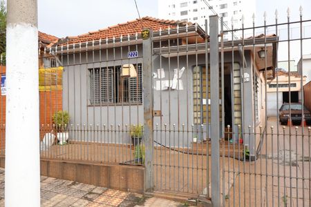 Casa à venda com 234m², 2 quartos e 7 vagasFachada e portão