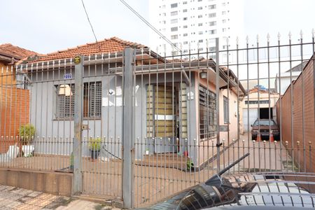 Casa à venda com 234m², 2 quartos e 7 vagasFachada e portão