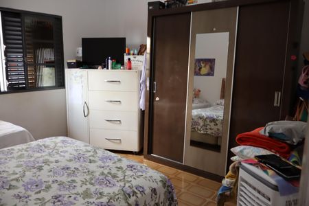 Casa à venda com 234m², 2 quartos e 7 vagasQuarto 1