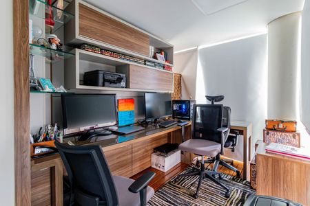 Apartamento à venda com 187m², 3 quartos e 3 vagasSuite master - Escritório