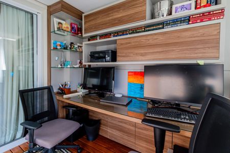 Apartamento à venda com 187m², 3 quartos e 3 vagasSuite master - Escritório
