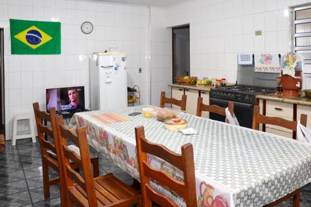 Casa para alugar com 323m², 6 quartos e 7 vagas Casa para alugar com 323m², 6 quartos e 7 vagasCozinha
