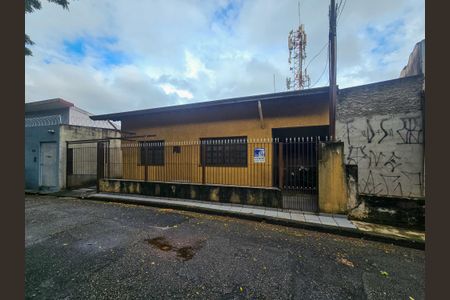 Casa para alugar com 323m², 6 quartos e 7 vagas Casa para alugar com 323m², 6 quartos e 7 vagasFachada