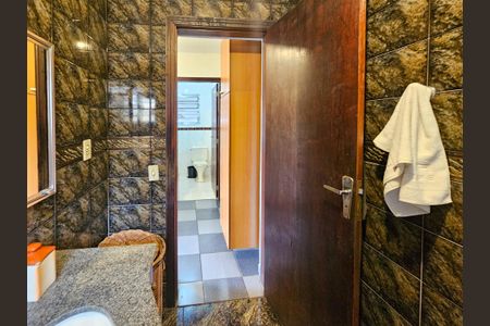 Casa para alugar com 323m², 6 quartos e 7 vagas Casa para alugar com 323m², 6 quartos e 7 vagasBanheiro 2