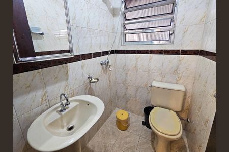 Casa para alugar com 323m², 6 quartos e 7 vagas Casa para alugar com 323m², 6 quartos e 7 vagasBanheiro 1