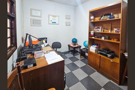 Casa para alugar com 323m², 6 quartos e 7 vagas Casa para alugar com 323m², 6 quartos e 7 vagasQuarto 1