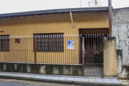 Casa para alugar com 323m², 6 quartos e 7 vagas Casa para alugar com 323m², 6 quartos e 7 vagasFachada