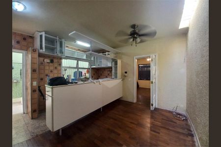 Casa à venda com 114m², 2 quartos e 2 vagas