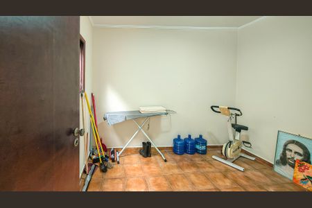 Casa à venda com 350m², 4 quartos e 6 vagasQuarto de Serviço