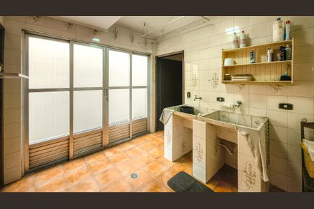 Casa à venda com 350m², 4 quartos e 6 vagasÁrea de Serviço