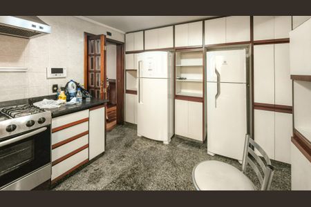 Casa à venda com 350m², 4 quartos e 6 vagasCozinha