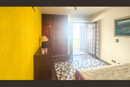 Casa à venda com 350m², 4 quartos e 6 vagasSuíte 2