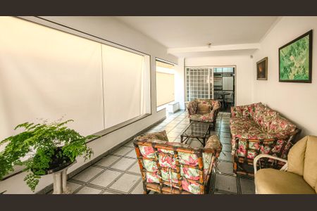 Casa à venda com 350m², 4 quartos e 6 vagasVaranda