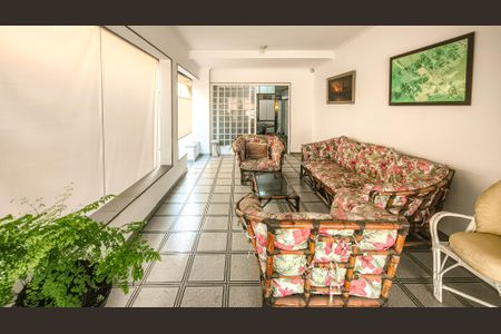 Casa à venda com 350m², 4 quartos e 6 vagasVaranda