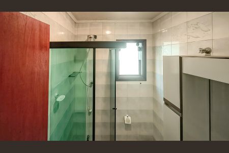 Casa à venda com 350m², 4 quartos e 6 vagasBanheiro da Suíte 2