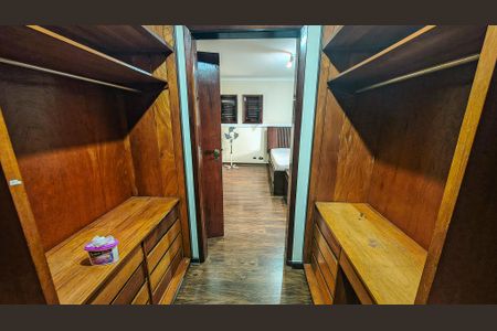 Casa à venda com 350m², 4 quartos e 6 vagasCloset da suíte 1