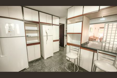 Casa à venda com 350m², 4 quartos e 6 vagasCozinha