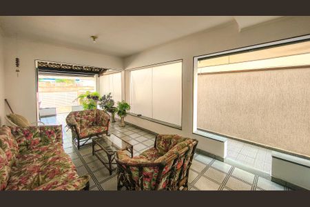 Casa à venda com 350m², 4 quartos e 6 vagasVaranda