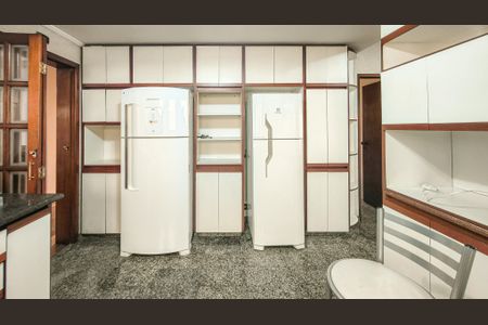 Casa à venda com 350m², 4 quartos e 6 vagasCozinha