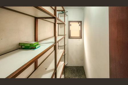 Casa à venda com 350m², 4 quartos e 6 vagasDespensa