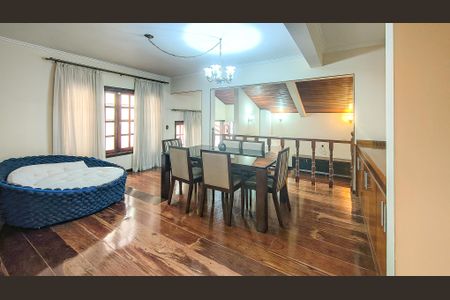 Casa à venda com 350m², 4 quartos e 6 vagasSala