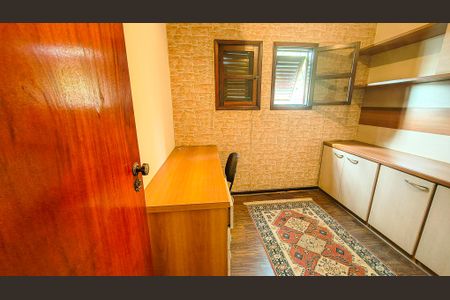 Casa à venda com 350m², 4 quartos e 6 vagasQuarto