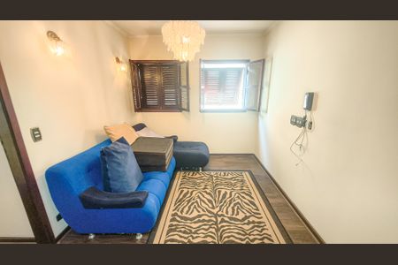 Casa à venda com 350m², 4 quartos e 6 vagasSala de TV