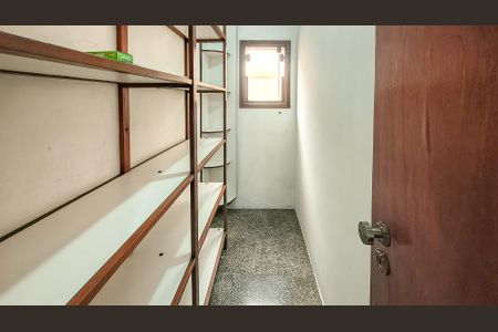 Casa à venda com 350m², 4 quartos e 6 vagasDespensa