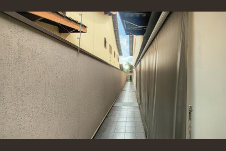 Casa à venda com 350m², 4 quartos e 6 vagasCorredor