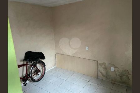 Casa à venda com 4 quartos, 164m² em Jardim Guairaca, São Paulo