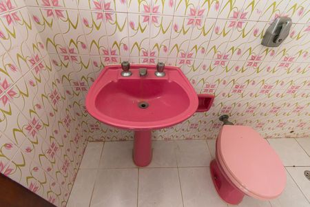 Casa à venda com 170m², 3 quartos e 3 vagasBanheiro de Serviço