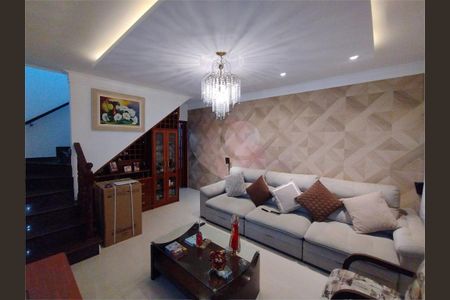 Casa à venda com 203m², 4 quartos e 2 vagas